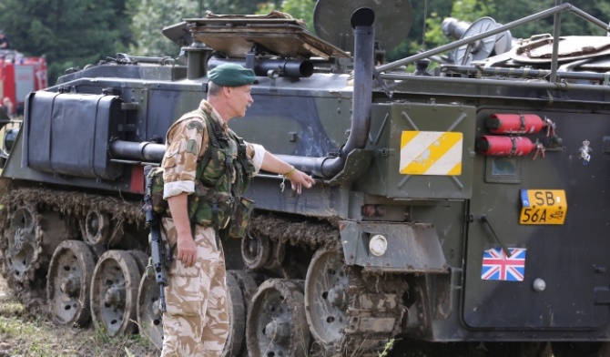 Na bielskich Błoniach można oglądać do jutra setki militarnych pojazdów i wojskowe pokazy