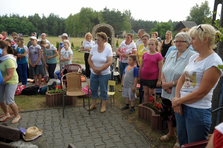 Do Rokitna - foto ks. R. Tomaszczuk