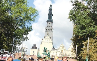 Częstochowskie wzgórze wydaje się dziś celem odległym. Organizatorzy zadbali jednak o to, by każdy mógł dotrzeć do niego bezpiecznie. Warto się skusić