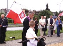  Modlitwa pod pomnikiem Jana Pawła II