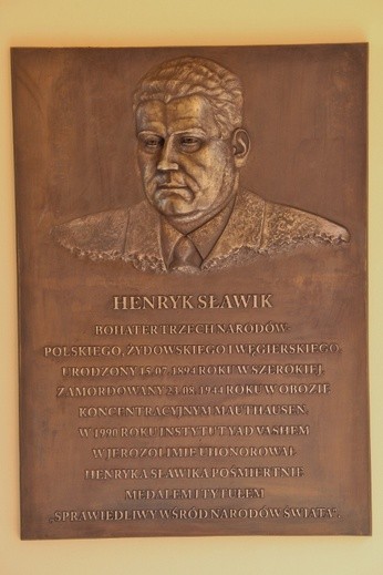 Odsłonięcie tablicy poświęconej Henrykowi Sławikowi