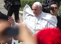 Papieski ceremoniarz o typowym dniu Franciszka