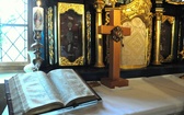 Labirynt i relikwie papieskie 