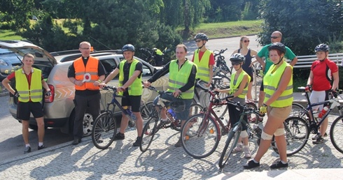 Spotkanie z grupą rowerzystów odbyło się przed radomskim WSD