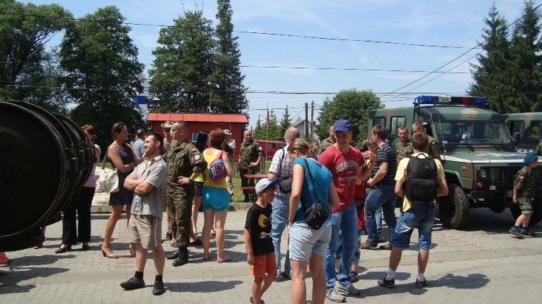Piknik z żołnierzami
