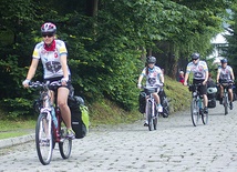  Pielgrzymi będą jechać do celu ponad miesiąc