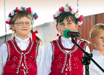 Występ zespołu „Koniczynki”