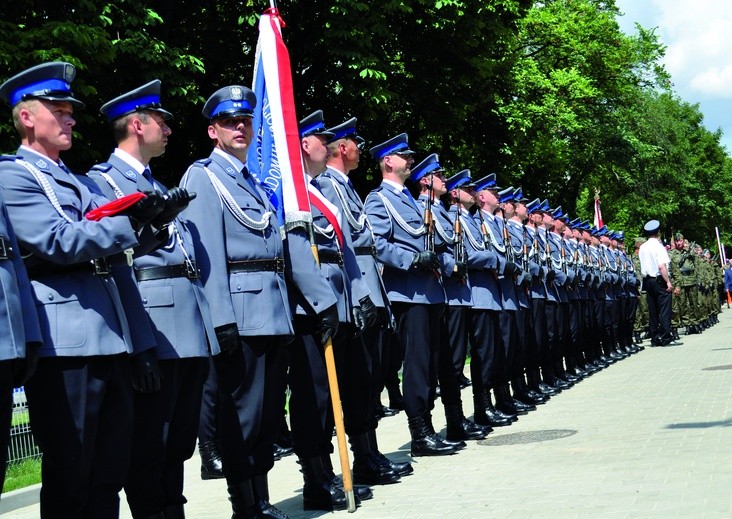 Mazowieckie święto Policji w Płocku zbiegło się z 95. rocznicą powstania Policji państwowej