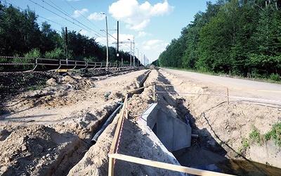  Już trwają prace ziemne, przygotowujące do budowy nowego przystanku