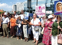  Przed ratuszem nie tylko modlono się za władze miasta i lekarzy, ale także manifestowano w obronie nienarodzonego życia