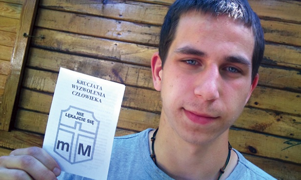  – Podpisanie Krucjaty Wyzwolenia Człowieka było trudną decyzją, ale dorastanie do niej trwało 3 lata. Ten czas pozwolił mi utwierdzić się w tym, że jest to moja droga – przekonuje Mateusz Kozłowski