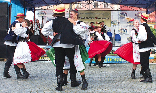 „Familia” z Rudołowic nie tylko śpiewa, ale i tańczy