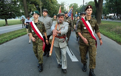 Adam Słupek, wieloletni chorąży Kadrówki, znów poniesie jej sztandar