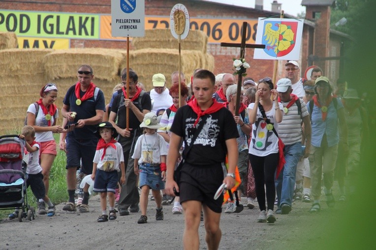 69. Pielgrzymka Rybnicka - dzień 1. - postój w Wilczej