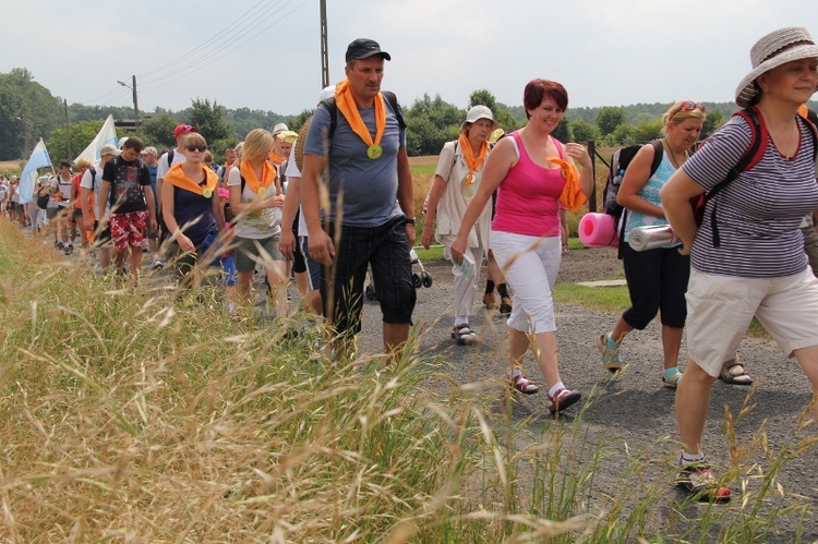 69. Pielgrzymka Rybnicka - dzień 1. - za Książenicami