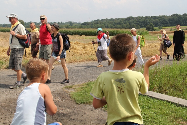 69. Pielgrzymka Rybnicka - dzień 1. - za Książenicami