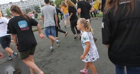 Belgijski na polu namiotowym