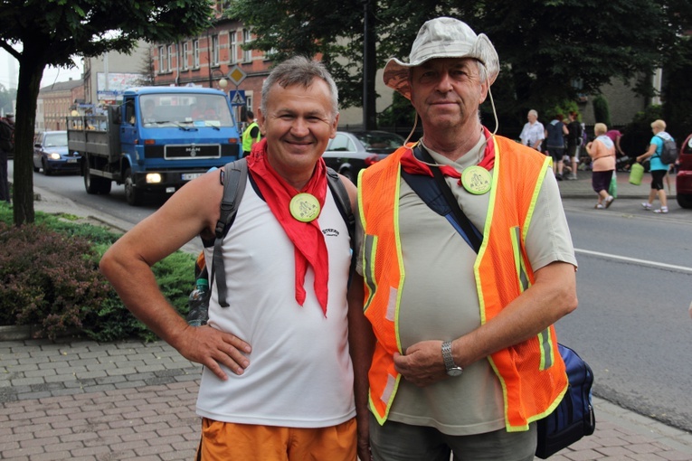 69. Pielgrzymka Rybnicka - postój w Miasteczku Śl.