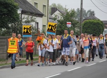 11. Pielgrzymka Katowicka - postój w Brzezinach Nowych