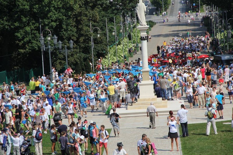 69. Pielgrzymka Rybnicka - Pielgrzymi na Jasnej Górze cz. 2