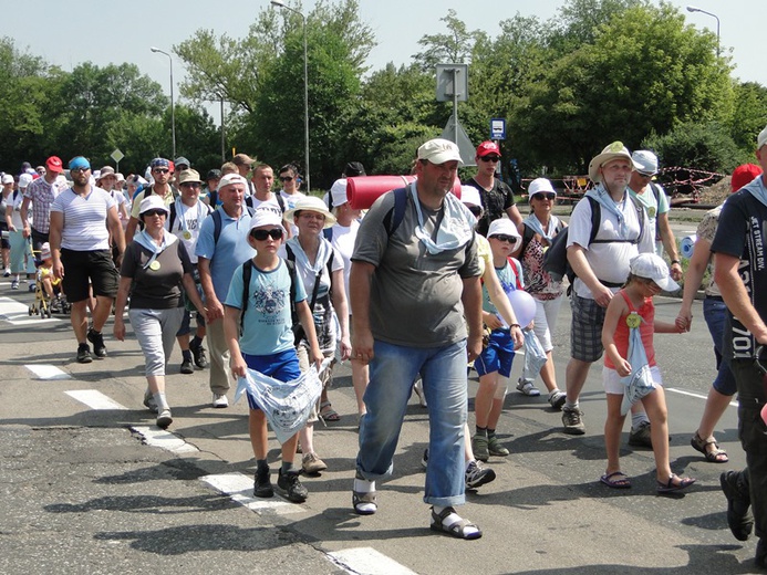 69. Pielgrzymka Rybnicka - droga ze Stradomia na Jasną Górę