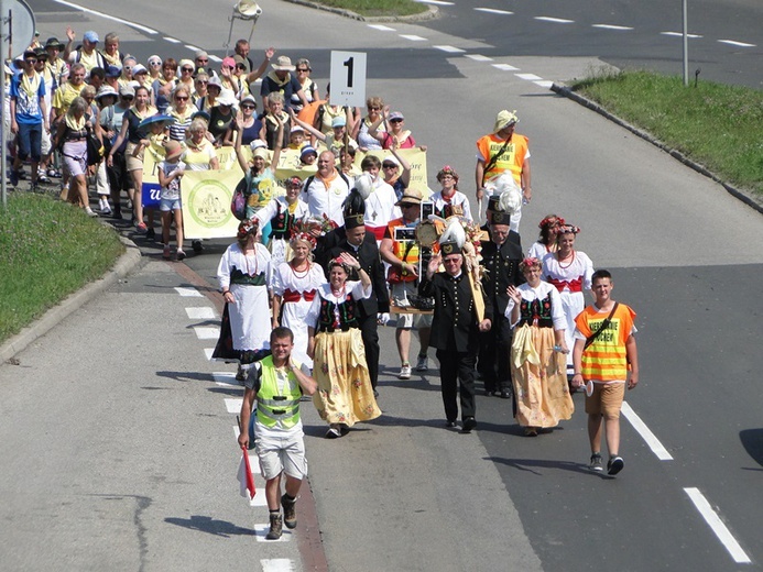 69. Pielgrzymka Rybnicka - droga ze Stradomia na Jasną Górę