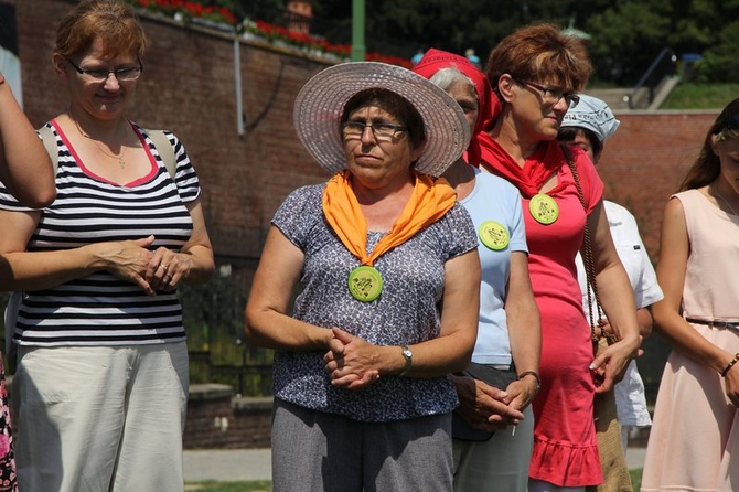 69. Rybnicka Pielgrzymka - Uwielbienie na wałach jasnogórskich, cz.1