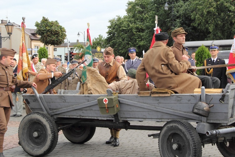 Sochaczewianie w hołdzie powstańcom