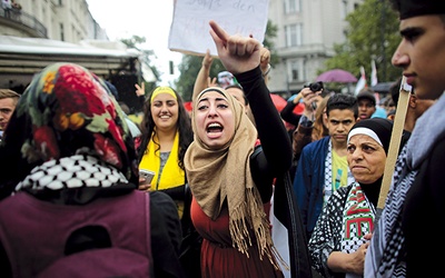 25 lipca 2014 r., Berlin. W proteście przeciwko izraelskiej ofensywie w Gazie uczestniczyło ok. 1200 osób, w większości imigrantów z krajów arabskich, którzy wykrzykiwali antysemickie hasła