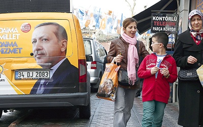 Premier Recep Tayyip Erdogan najprawdopodobniej wkrótce zostanie prezydentem Turcji. Polityk konsekwentnie odchodzi od świeckiego modelu państwa