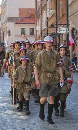 Maszeruje Harcerska Grupa Rekonstrukcyjna Powstania Warszawskiego z Bielska-Białej