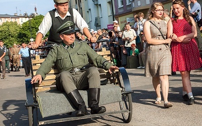  Koszalińska Dworcowa na chwilę zamieniła się w jedną z ulic powstańczej Warszawy