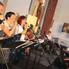 W inauguracyjnym koncercie wystąpili artyści z zespołu „Lumen” w popchrześcijańskim repertuarze
