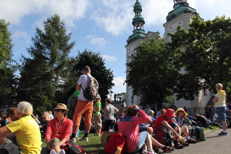 Msza św. w katedrze i wymarsz pielgrzymów