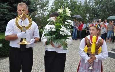 Delegacja z relikwiami w Leszczynie