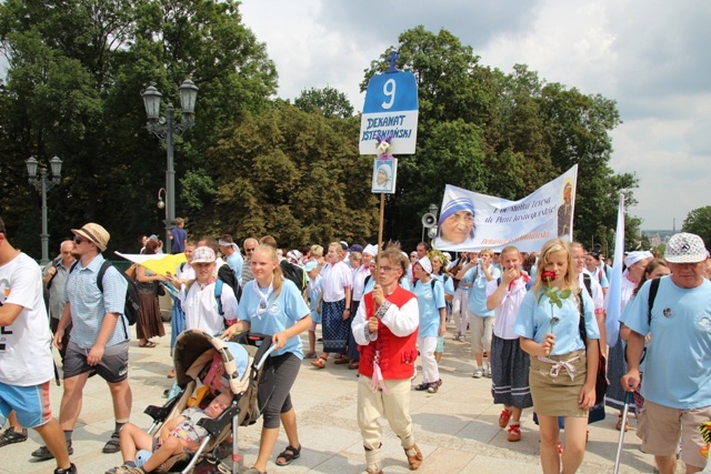 Powitanie pielgrzymów 9 grup hałcnowskich