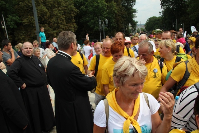 Powitanie pielgrzymów 9 grup hałcnowskich