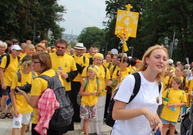 Powitanie pielgrzymów 9 grup hałcnowskich