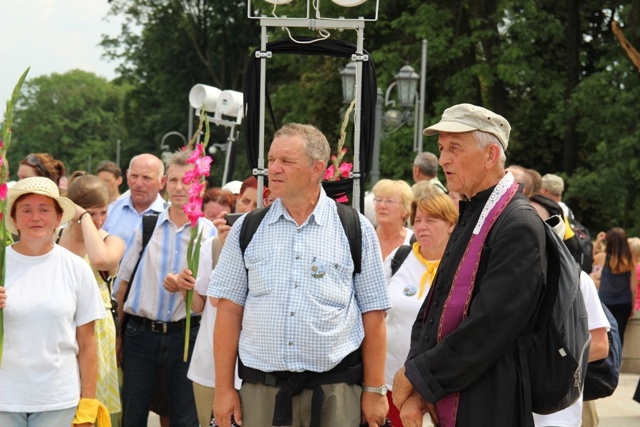 Powitanie pielgrzymów 9 grup hałcnowskich