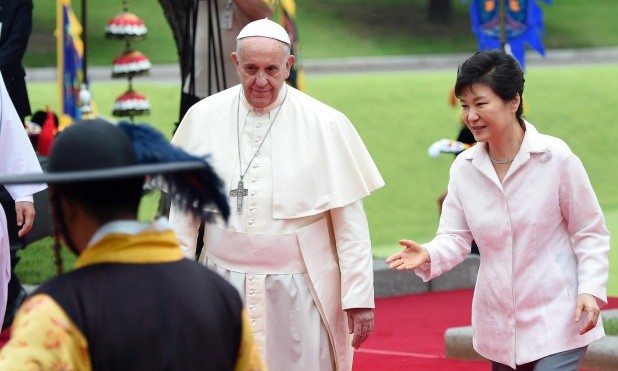 Pierwszy dzień papieża w Korei