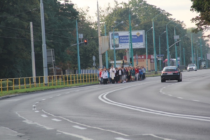 Pielgrzymka kobiet do Piekar - zdjęcia z trasy