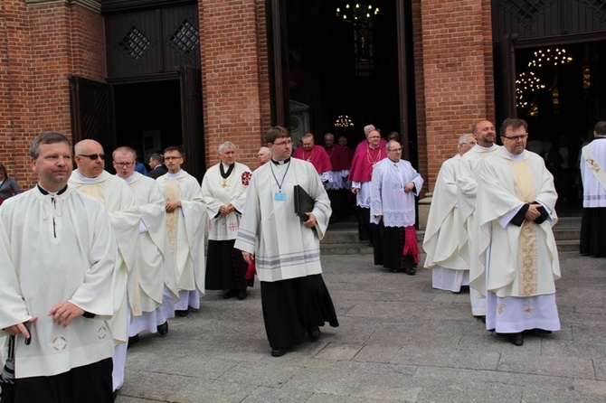 Pielgrzymka kobiet do Piekar - początek uroczystości