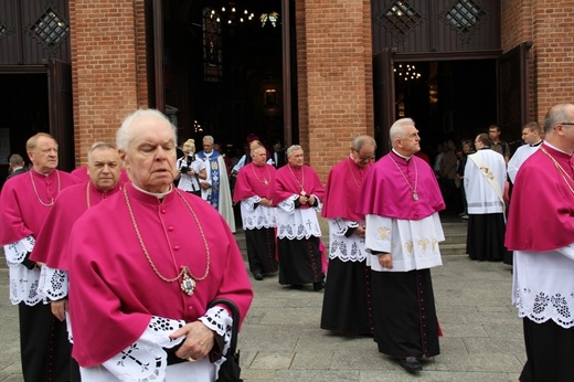 Pielgrzymka kobiet do Piekar - początek uroczystości