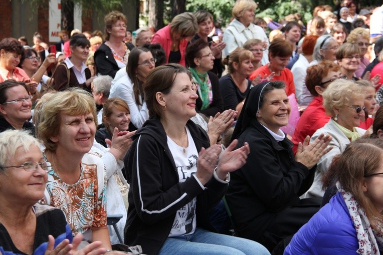 Godzina młodzieżowa w Piekarach