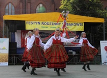 Zespół Pieśni i Tańca "Poltex" zaprezentował ludowe tańce z różnych regionów Polski