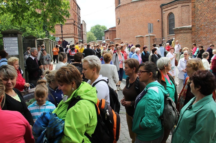 Pielgrzymka kobiet do Piekar - początek uroczystości