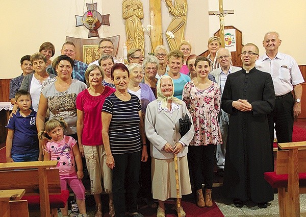  Parafianie w Płotach cieszą się, że ich kościół nie jest już filialny, ale stał się samodzielną świątynią parafialną, w której codziennie odprawiana jest Msza św.