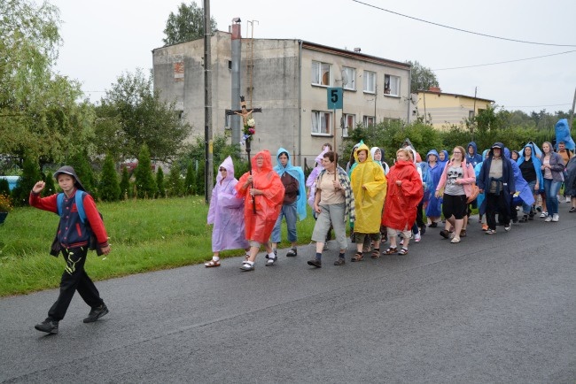 W Starej Kuźni obiad w deszczu