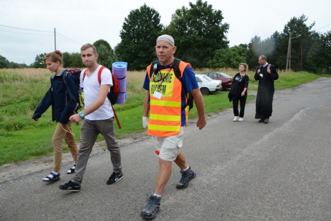 W Starej Kuźni obiad w deszczu