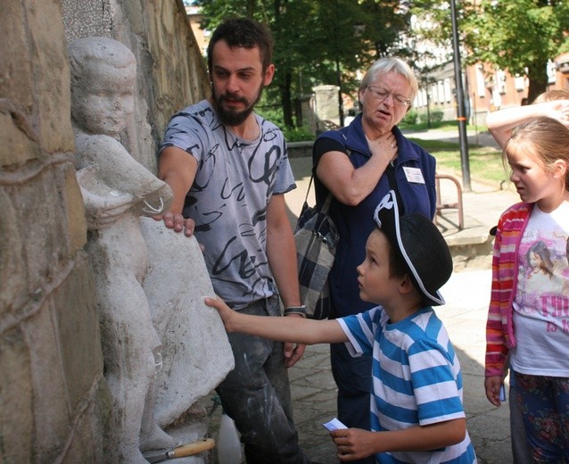Odkrywali tajemnice os. A w Tychach